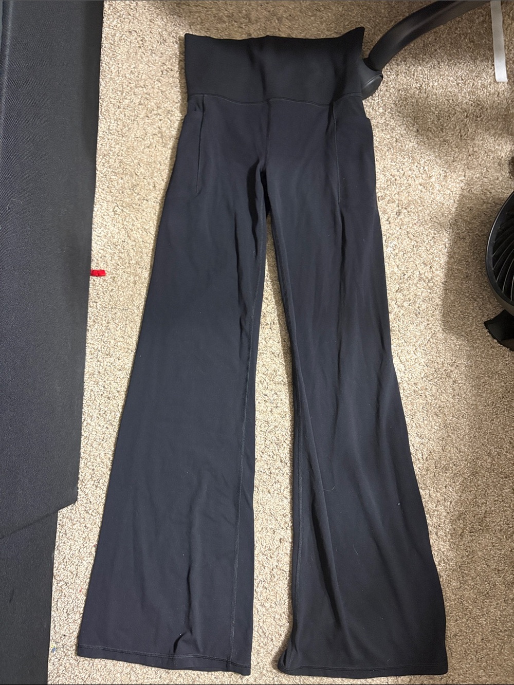 Athleta Salutation Stash Flare Pant w/ Pockets in Black Size Small